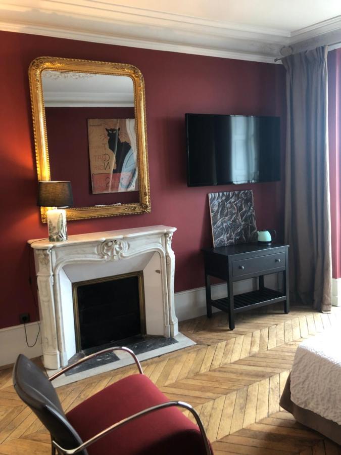 Le Doyenne - Entree Autonome - Hypercentre Bed & Breakfast Le Mans Exterior photo
