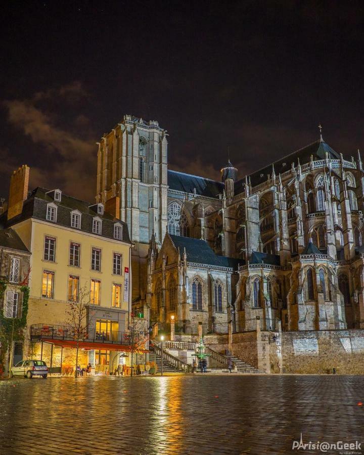 Le Doyenne - Entree Autonome - Hypercentre Bed & Breakfast Le Mans Exterior photo