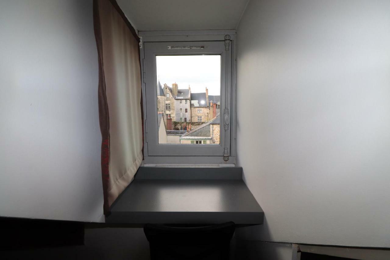 Le Doyenne - Entree Autonome - Hypercentre Bed & Breakfast Le Mans Exterior photo