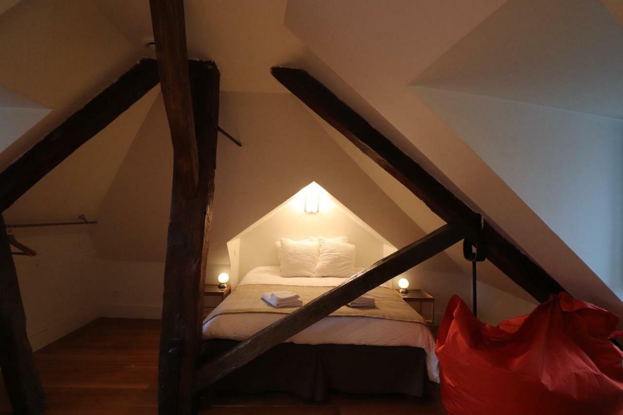Le Doyenne - Entree Autonome - Hypercentre Bed & Breakfast Le Mans Exterior photo