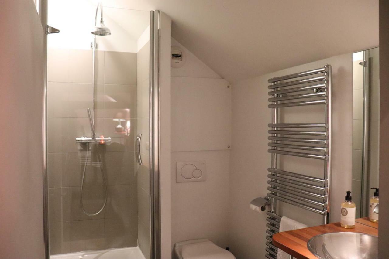 Le Doyenne - Entree Autonome - Hypercentre Bed & Breakfast Le Mans Exterior photo