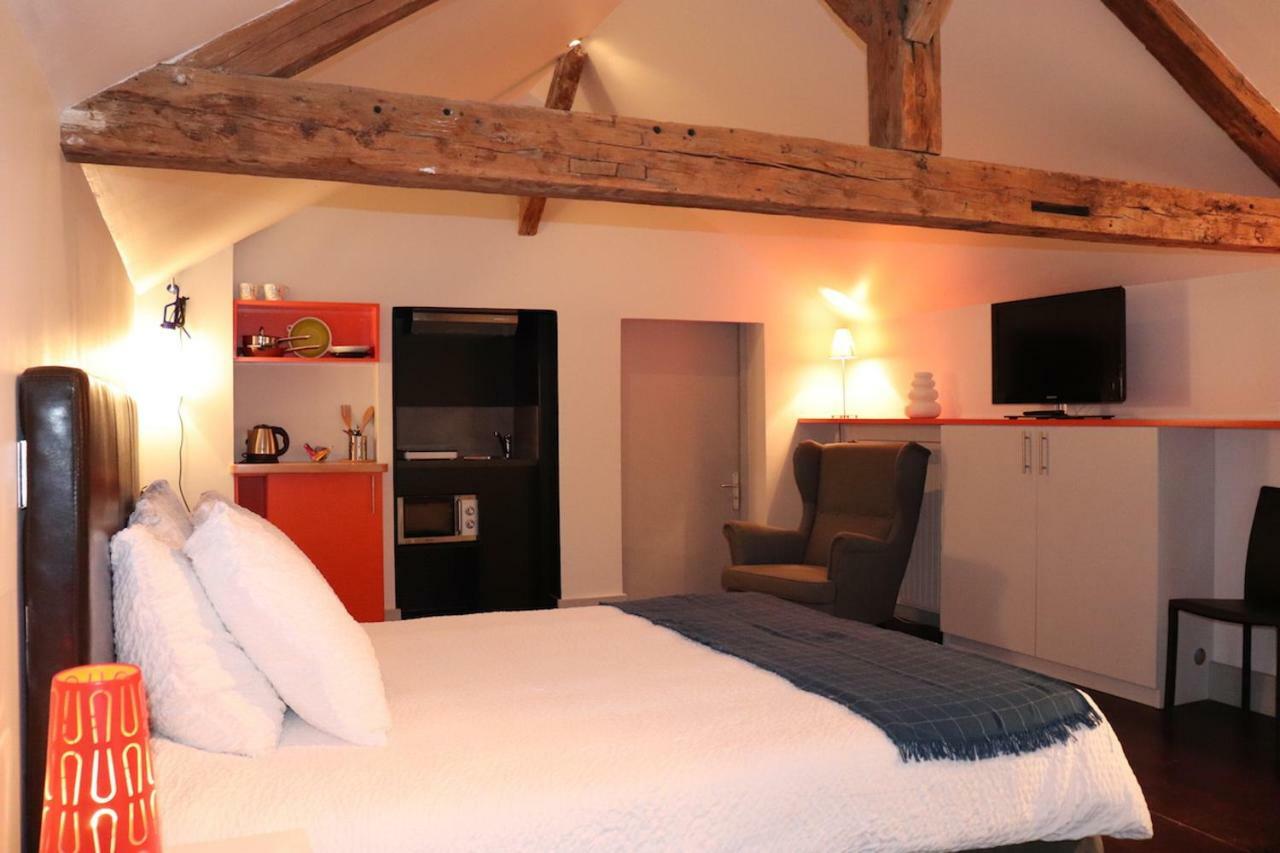 Le Doyenne - Entree Autonome - Hypercentre Bed & Breakfast Le Mans Exterior photo