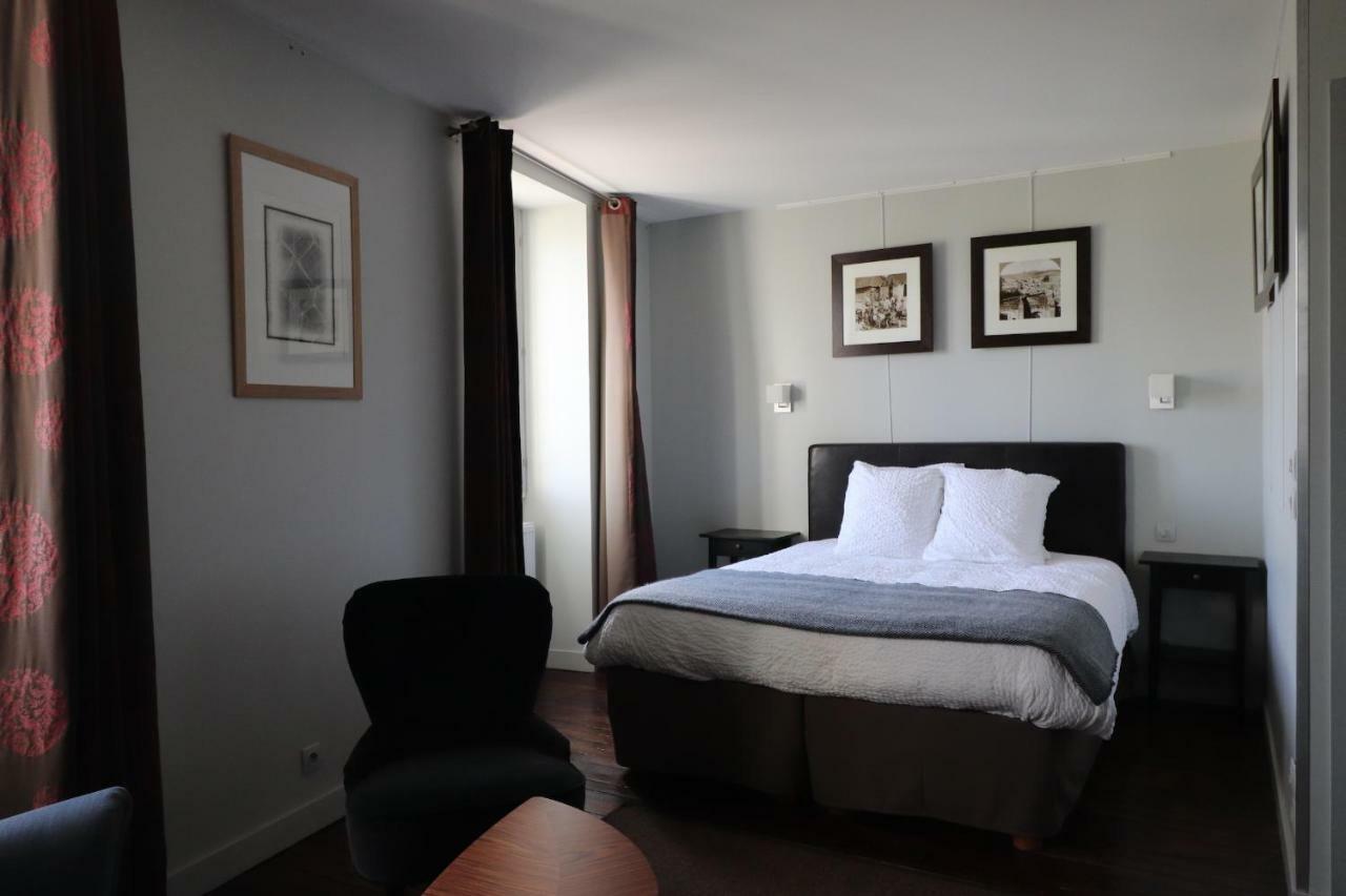 Le Doyenne - Entree Autonome - Hypercentre Bed & Breakfast Le Mans Exterior photo