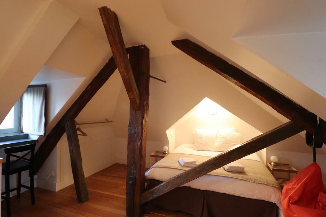 Le Doyenne - Entree Autonome - Hypercentre Bed & Breakfast Le Mans Exterior photo