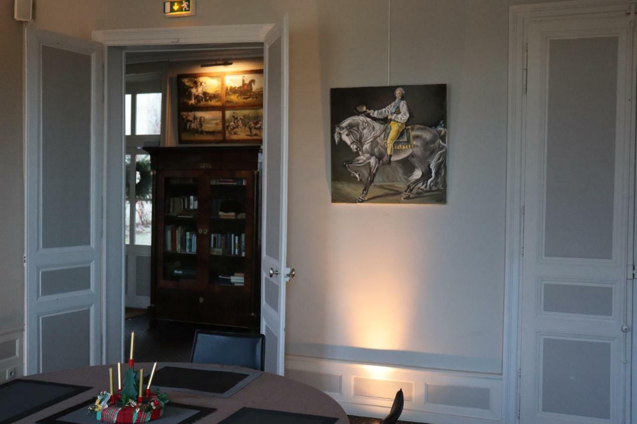 Le Doyenne - Entree Autonome - Hypercentre Bed & Breakfast Le Mans Exterior photo