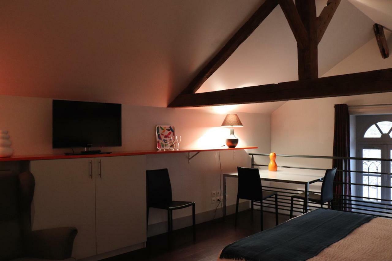Le Doyenne - Entree Autonome - Hypercentre Bed & Breakfast Le Mans Exterior photo